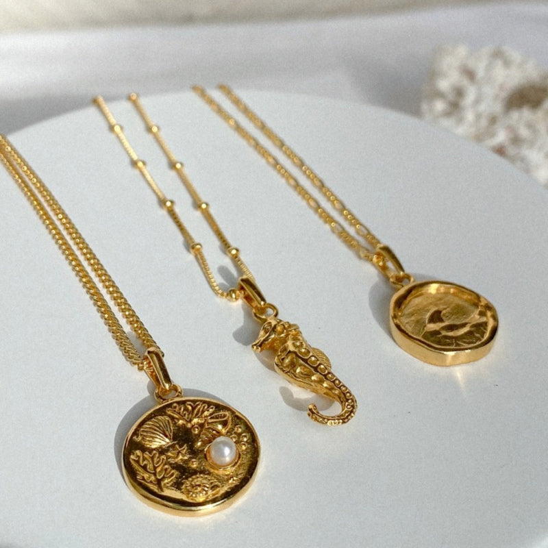 float necklace pendant gold "seahorse"
