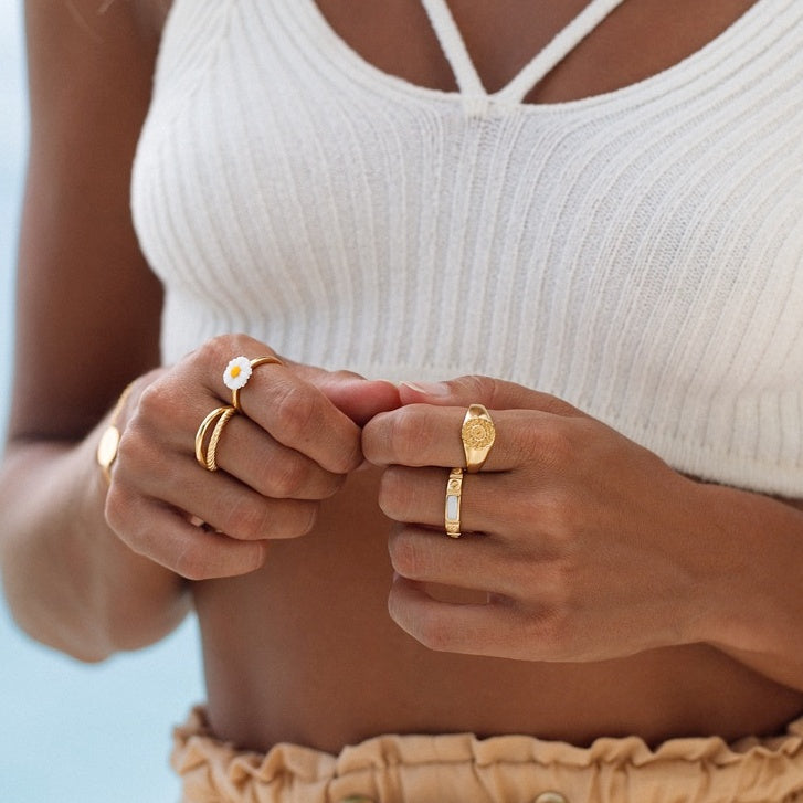 Damen Gold Ring mit Mandala Muster auf der Vorderseite